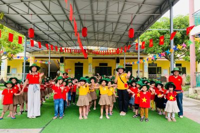 Hoạt động trải nghiệm “Tham quan Trường Tiểu học”